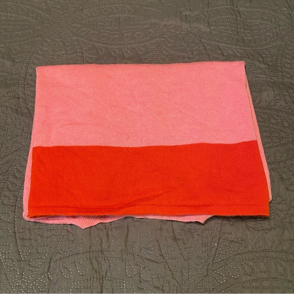 Turkish-T Cashmere Blend Oversized Sweater in Pink and Red - Picture 9 of 12